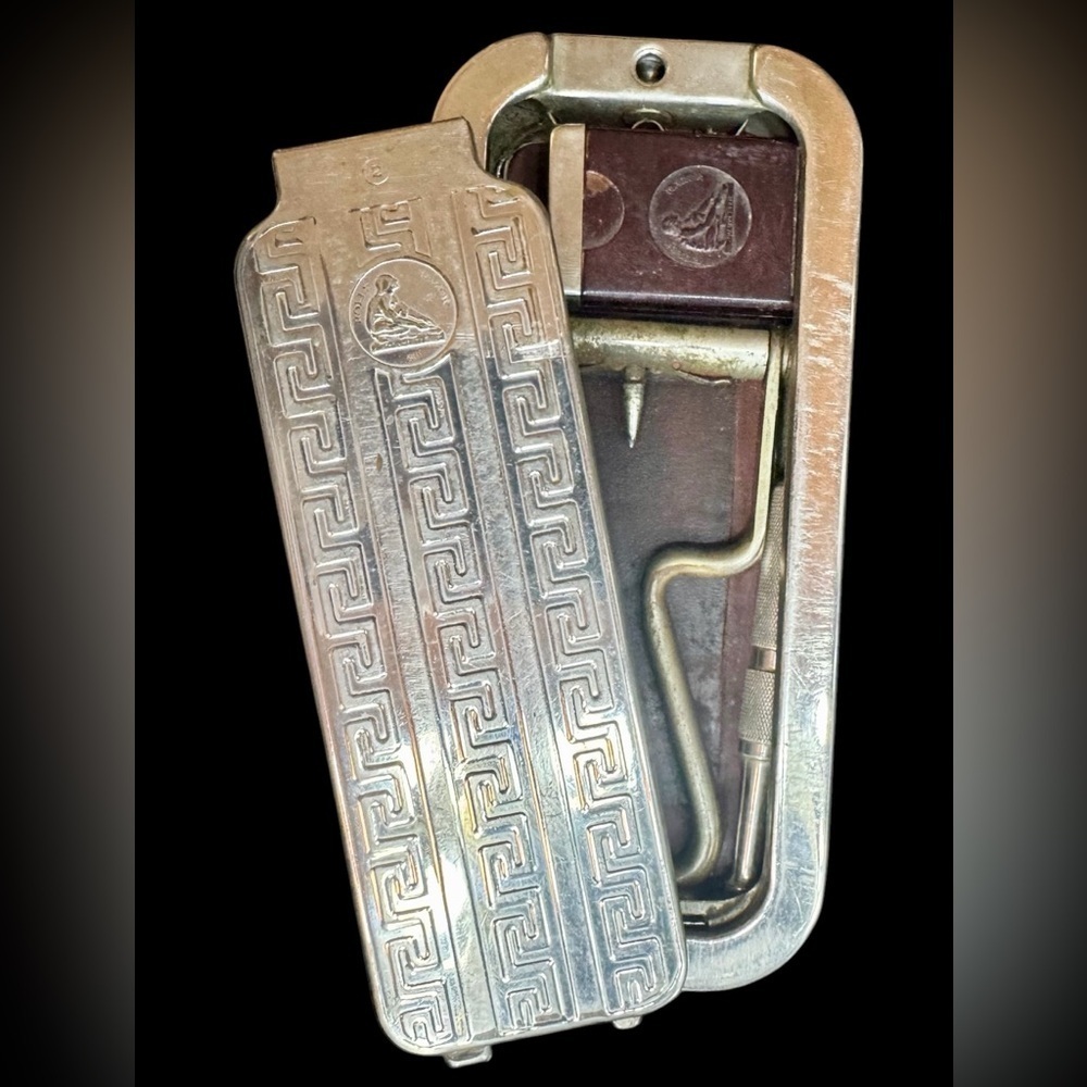 1927 Rolls Razor Ltd. Safety Razor Kit